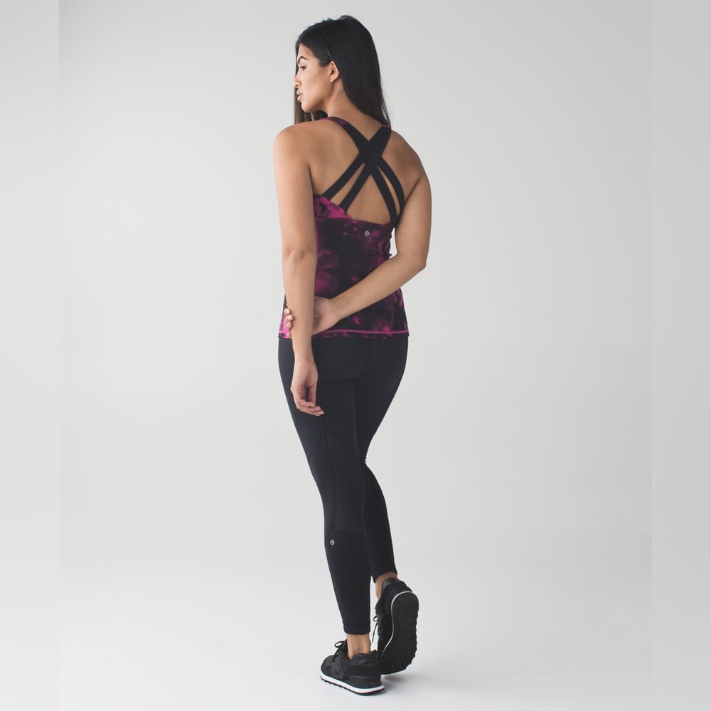 Lululemon Athletica Enhearten Tank in Blooming Pixie Raspberry Black size 6 EUC - Picture 3 of 12
